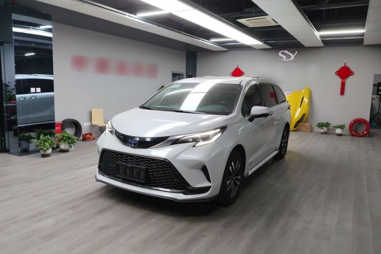 Used Toyota Granvia 2023 2.5L Hybrid Luxury Edition