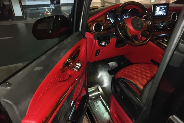 Used Mercedes-Benz V-Class 