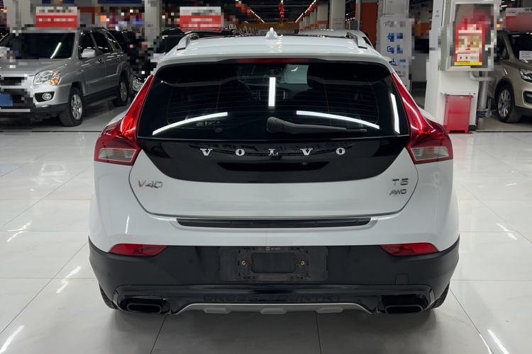 Used Volvo V40 2014 Cross Country T5 AWD Smart Luxury Edition