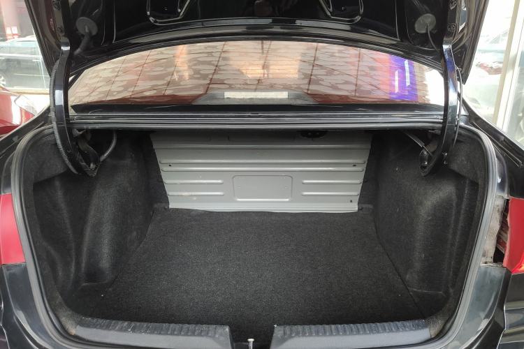 Used Volkswagen Santana 2016 1.6L Automatic Fashion Edition
