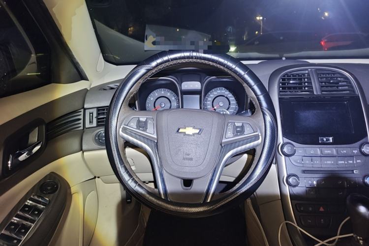 Used Chevrolet Malibu 2014 2.4L Automatic Luxury Edition Steering Wheel