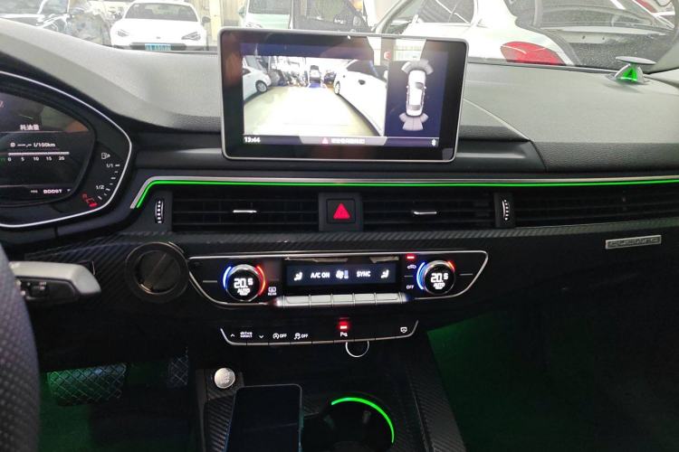 Used Audi A4L 2018 30th Anniversary Edition 40 TFSI Fashion Model
