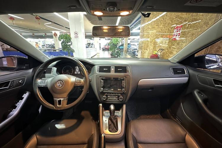 Used Volkswagen Sagitar 2014 Revised Version 1.4TSI Automatic Luxury Edition