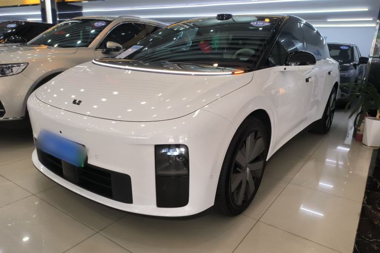 Used Li Auto i6 2025 Model Four-Wheel-Drive Standard Type