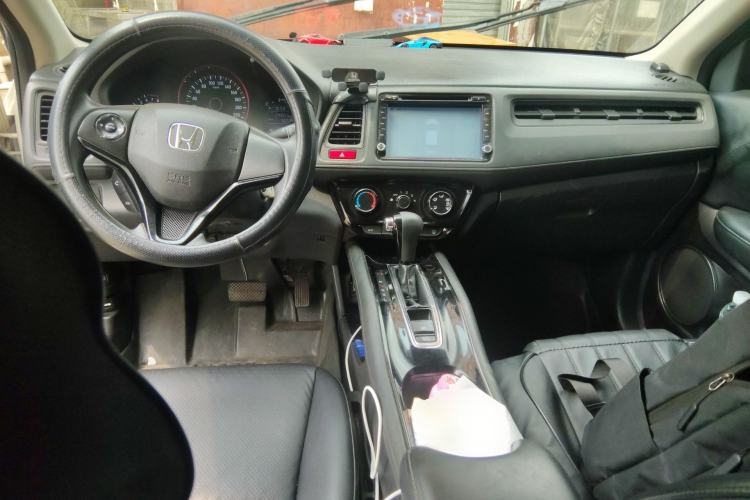 Used Honda Vezel 2015 1.5L CVT two-wheel drive Comfort trim Center Console