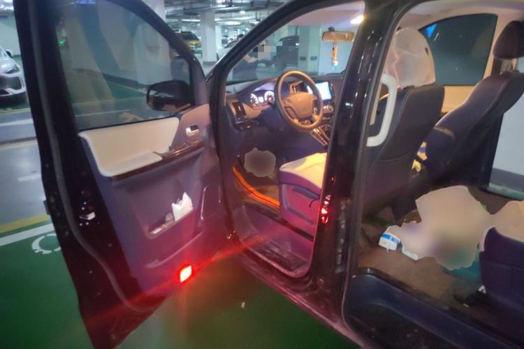 Used FORTHING Lingzhi PLUS 2024 1.5T Manual Luxury 7-Seater
