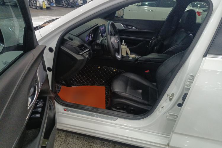 Used Cadillac CT4 2022 28T Luxury Edition Left Front Seat