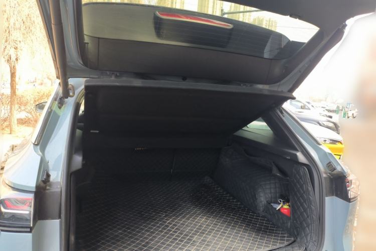 Used Volkswagen Tavendor 2023 380TSI Four-Wheel Drive R-Line First Edition Trunk