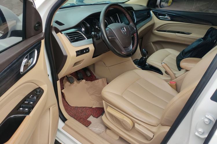 Used Baojun 730 2016 1.5L Manual Comfort Version 7 Seats China V Emission Standard Driver Seat