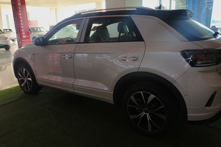 Used Volkswagen T-ROC 2025 Facelift Model 2 300TSI DSG Two-Wheel Drive Chenguang Edition
