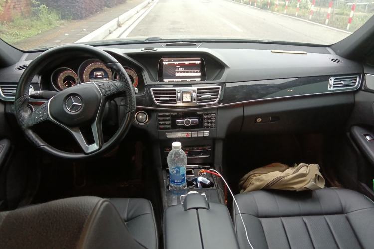 Used Mercedes-Benz E-Class 2015 E 200 L Sport Edition Center Console