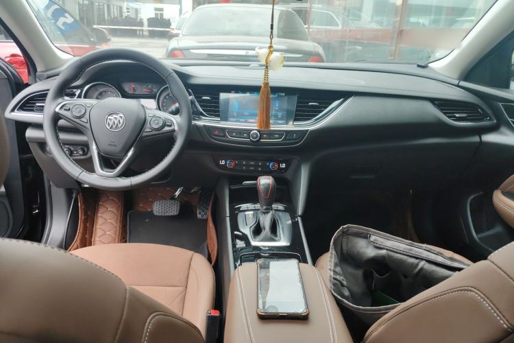 Used Buick Regal 2017 20T Elite Edition Center Console