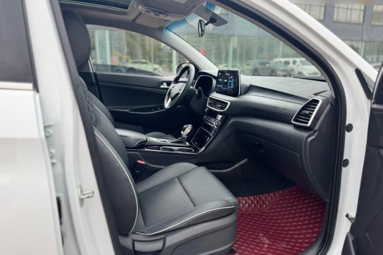 Used Hyundai Tucson 2019 280TGDi Dual-Clutch Two-Wheel Drive Fashion Edition China VI Standard