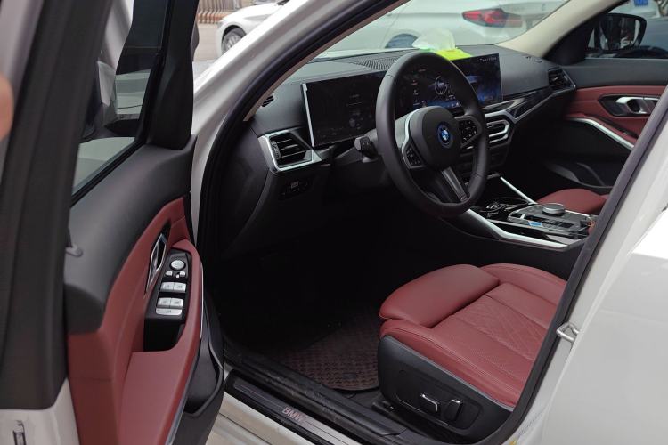 Used BMW i3 2022 eDrive 35 L
