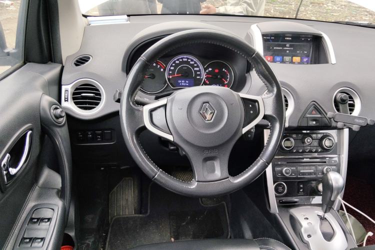 Used Renault Koleos 2014 Revised Version 2.0L Two-Wheel Drive Fashion Edition Steering Wheel