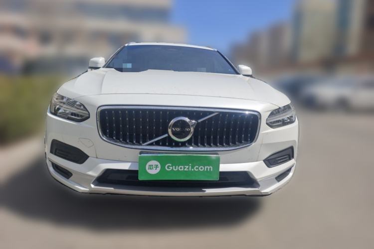 Used Volvo V90 2025 Cross Country B5 AWD Smart Range Edition
