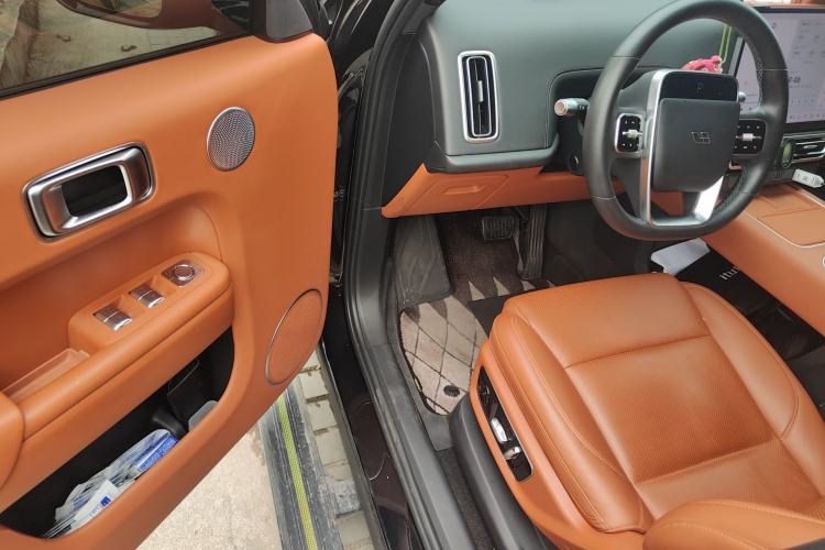 Used Li Auto L8 2023 Pro Model
