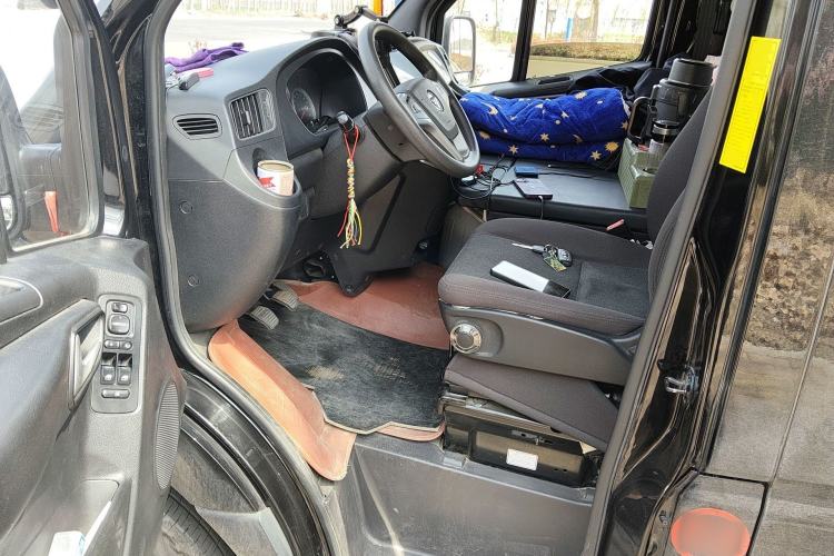 Used Foton Toano 2024 Geely Xianghuo 2.5T Manual Long Wheelbase Ultra-High Roof with Rear Dual Tires 3-Seater