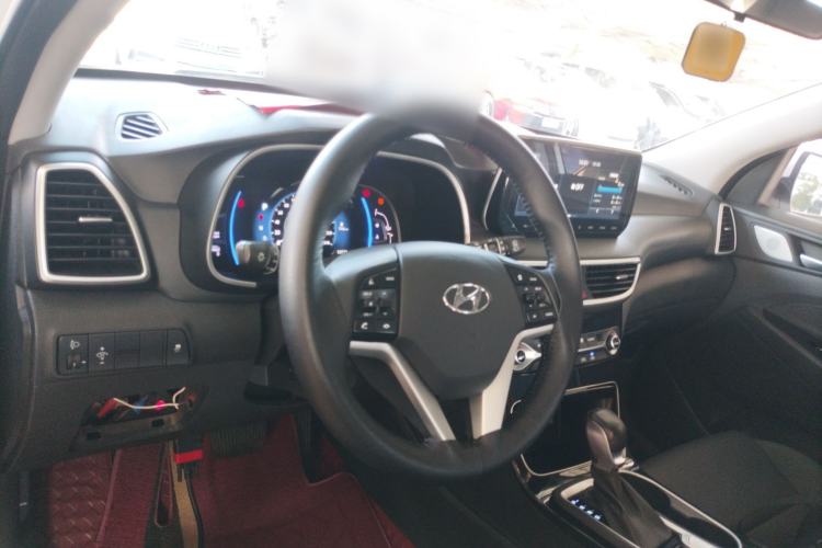 Used Hyundai Tucson 2020 280TGDi Two-Wheel-Drive GLS Fashion Edition China VI Standard
