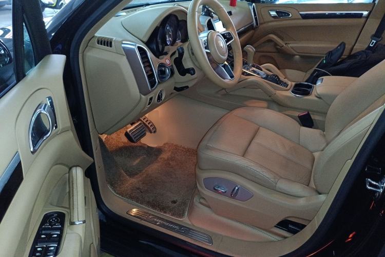 Used Porsche Cayenne E-Hybrid 2015 Cayenne S E-Hybrid 3.0T Driver Seat