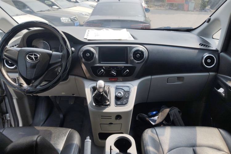 Used JAC Refine M3 2016 IKEA Edition 1.6L Luxury Smart Model Center Console