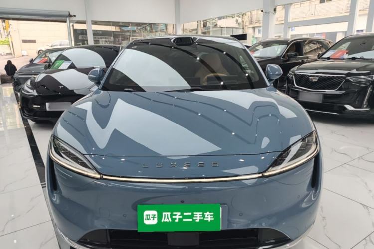 Used Hima Luxeed R7 2024 All-Electric 667 km Max
