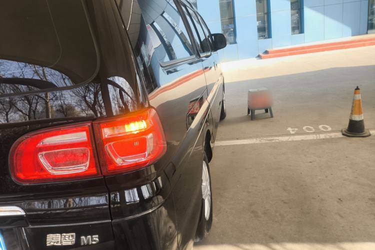 Used FORTHING Lingzhi 2023 M5L 1.6L Base Model 7 Seats Right Rear Taillight