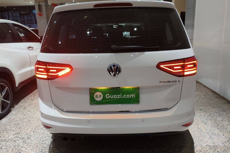 Used Volkswagen Touran 2018 Volkswagen Touran L 280TSI DSG Luxury Edition 7 Seats