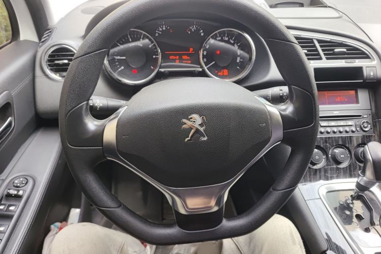 Used Peugeot 3008 2015 2.0L Automatic Classic Edition