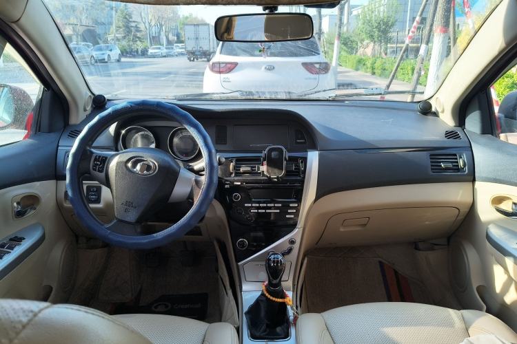 Used Great Wall C30 2013 1.5L Manual Luxury Model Center Console