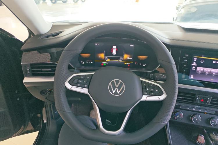 Used Volkswagen Passat 2023 280TSI Business Edition Steering Wheel