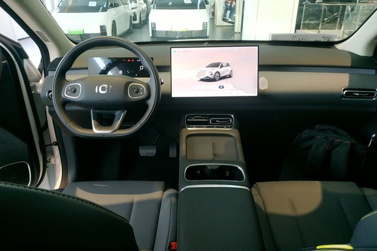 Used CHANGAN NEVO Q05 2026 Model 405Air Center Console