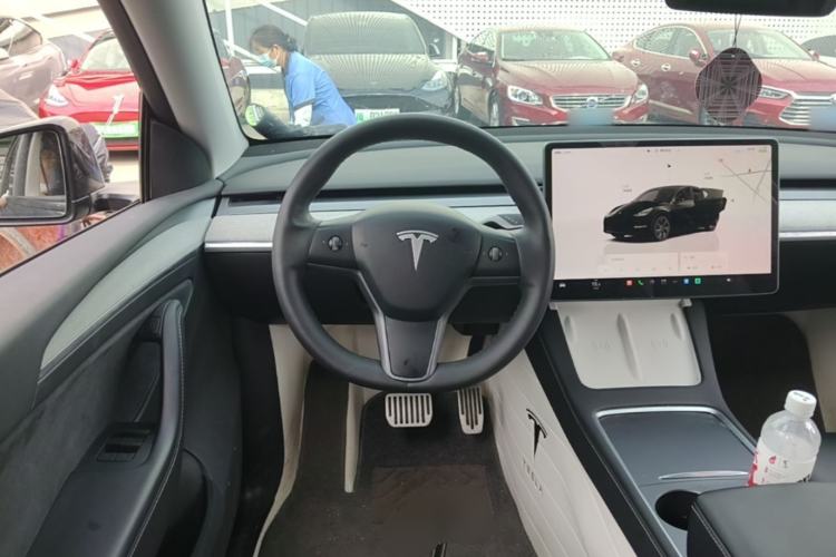 Used Tesla Model Y 2023 Rear-Wheel-Drive Version
