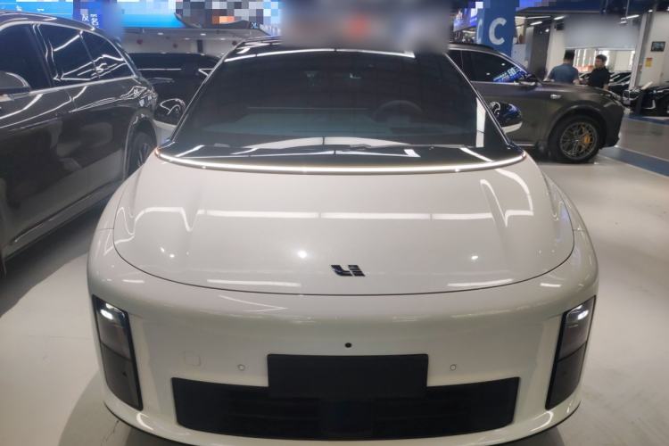 Used Li Auto i6 2025 Model Two-Wheel-Drive Standard Type
