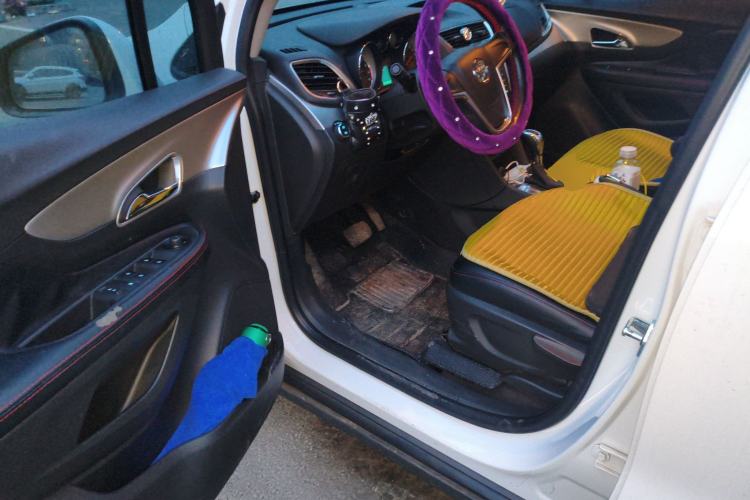 Used Buick Encore 2015 1.4T Automatic Two-Wheel Drive Urban Elite Version
