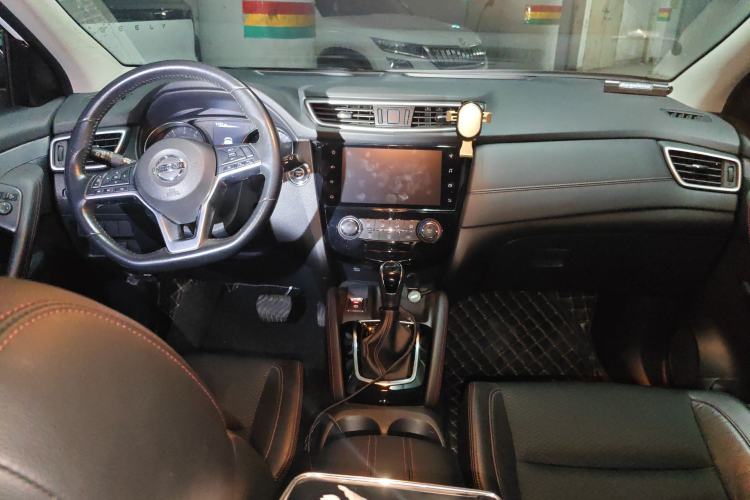 Used Nissan Qashqai 2019 2.0L CVT Luxury Edition Center Console