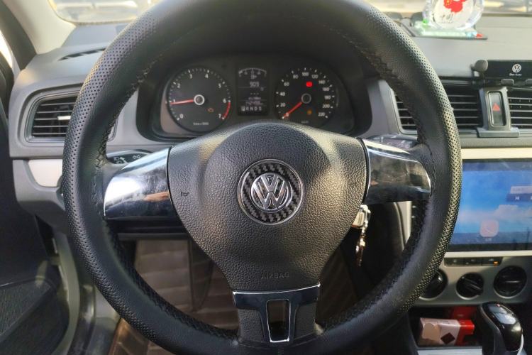 Used Volkswagen Lavida 2013 1.6L Automatic Fashion Edition
