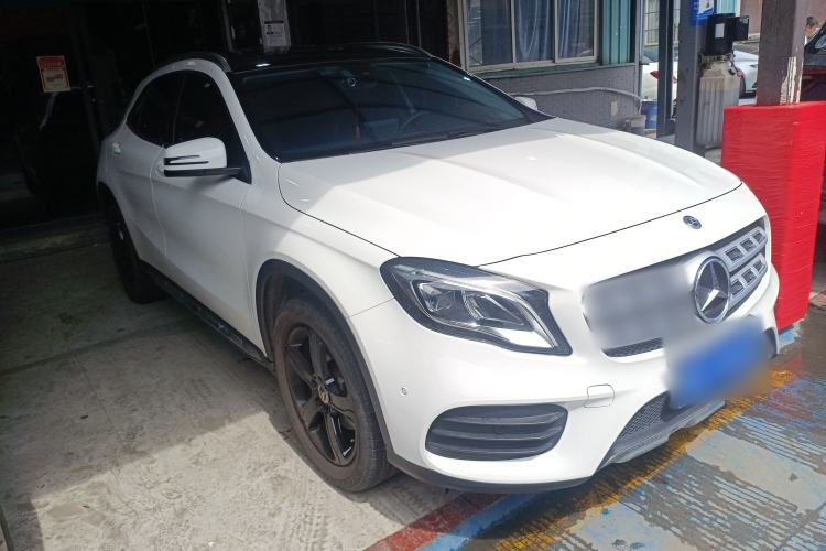 Used Mercedes-Benz GLA 2019 GLA 200 Fashion Model Front Right 45 Deg