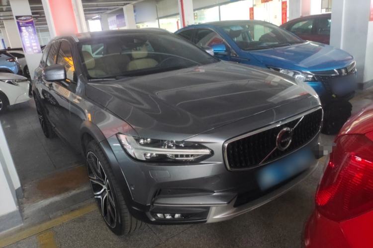 Used Volvo V90 2017 Cross Country T5 AWD Prestige Edition