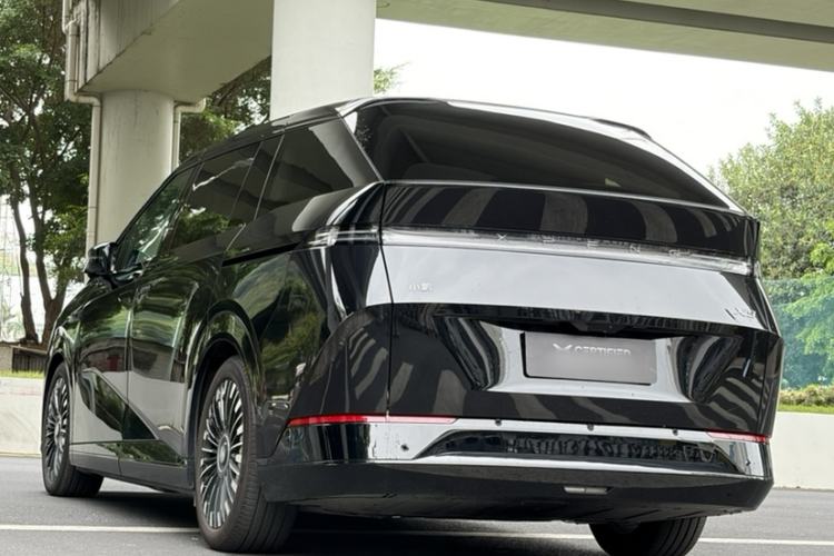 Used XPeng X9 2025 740 Ultra-Long Range Max
