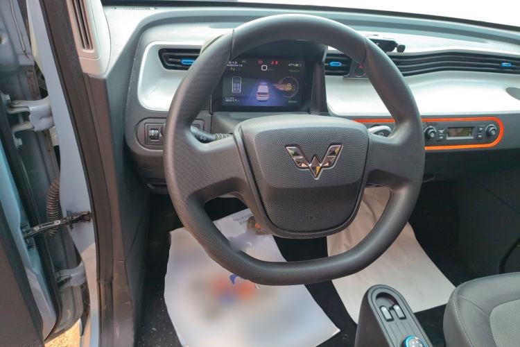 Used Wuling Hongguang MINIEV 2020 Enjoyment Model Lithium Iron Phosphate Steering Wheel