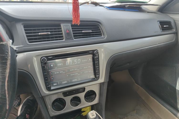 Used Volkswagen Lavida 2013 Revised Classic 1.6L Manual Fashion Edition
