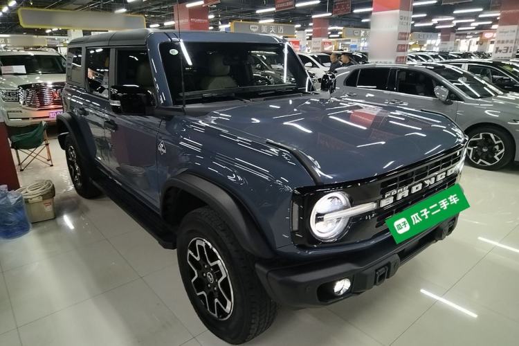 Used Ford Bronco 2024 2.3T Long Beach Front Right 45 Deg