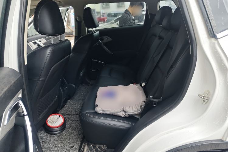 Used Geely Auto Emgrand X7 Sport 2020 1.8TD DCT Two-Wheel Drive Smart Connect 4G-Enabled Version Left Rear Seat