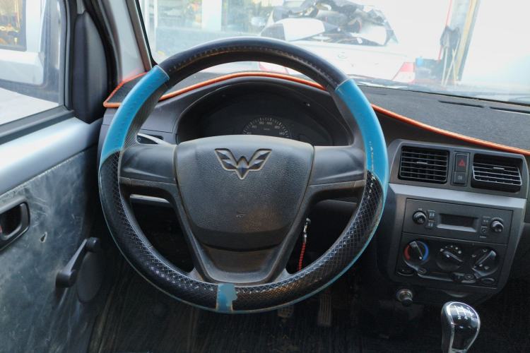 Used Wuling Rongguang Small Truck 2023 1.5L Double-Cab LAR Steering Wheel