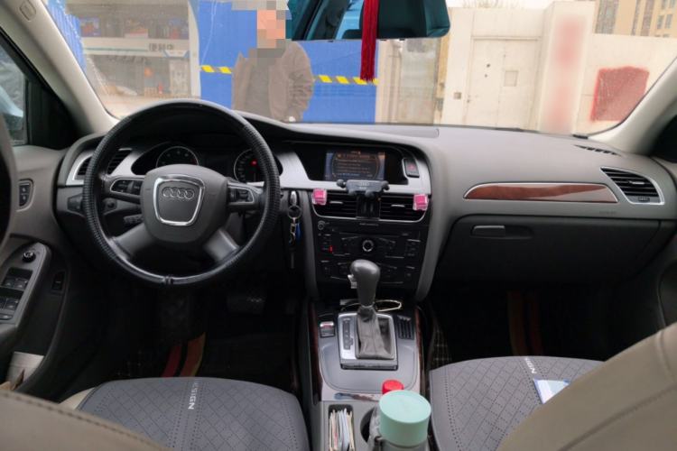 Used Audi A4L 2012 2.0 TFSI automatic Comfort trim level