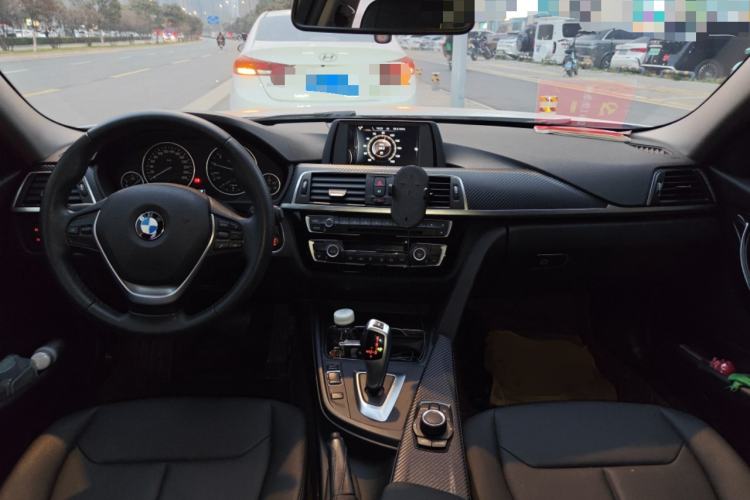 Used BMW 3 Series 2017 320Li Fashion Model Center Console