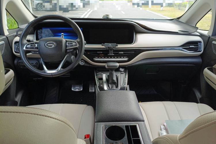 Used GAC Trumpchi M6 2021 270T DCT Prestige Edition (7 Seats) Center Console