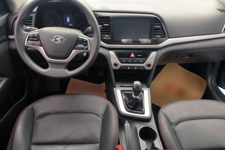 Used Hyundai Elantra (6th Generation / Lingdong) 2016 1.6L Manual ZhiXuan · Dynamic Model Interior 2