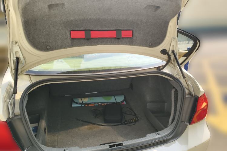 Used BMW 3 Series 2010 320i Luxury Model Trunk